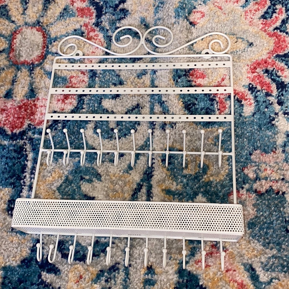 Jewelry wall holder